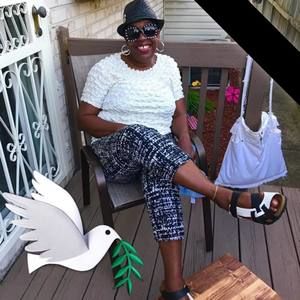 Meet your Posher, Gloria